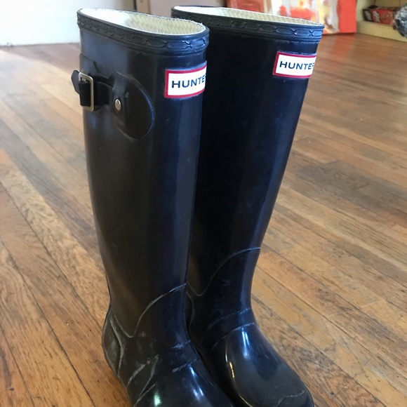 Authentic Hunter Rain boots. Lightly worn - Picture 2 of 6